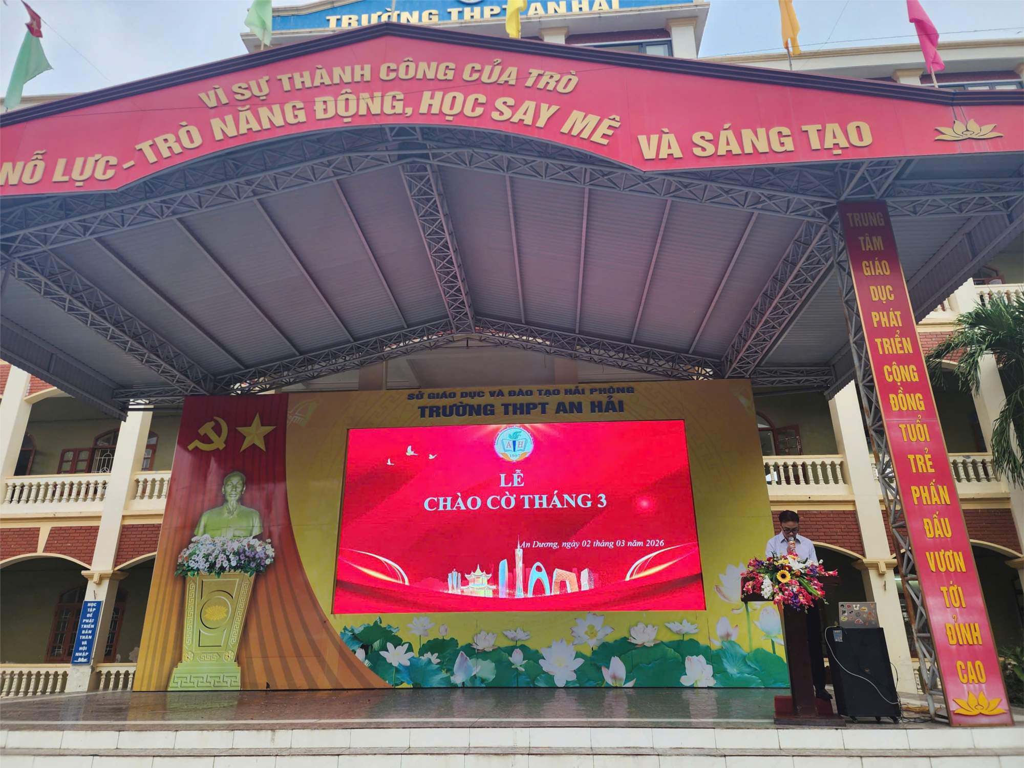 Lễ Chào cờ tháng 5: “Khép lại hành trình – Sẵn sàng bứt phá”