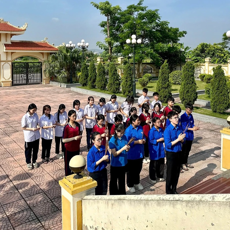 Tuổi trẻ THPT An Hải tiếp nối đạo lý “uống nước nhớ nguồn”